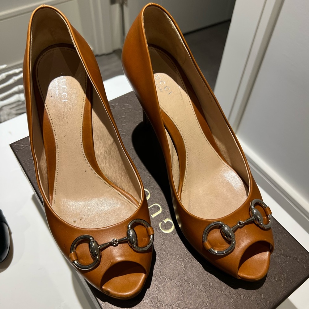 Gucci Caramel brown leather open toe shoes silver horsebit size 39.5